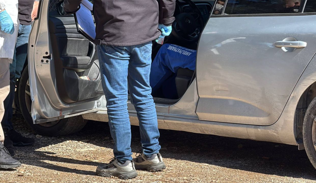 Nöbetten çıkan anestezi teknikeri, otomobilinde ölü bulundu; eşi gözyaşlarına boğuldu