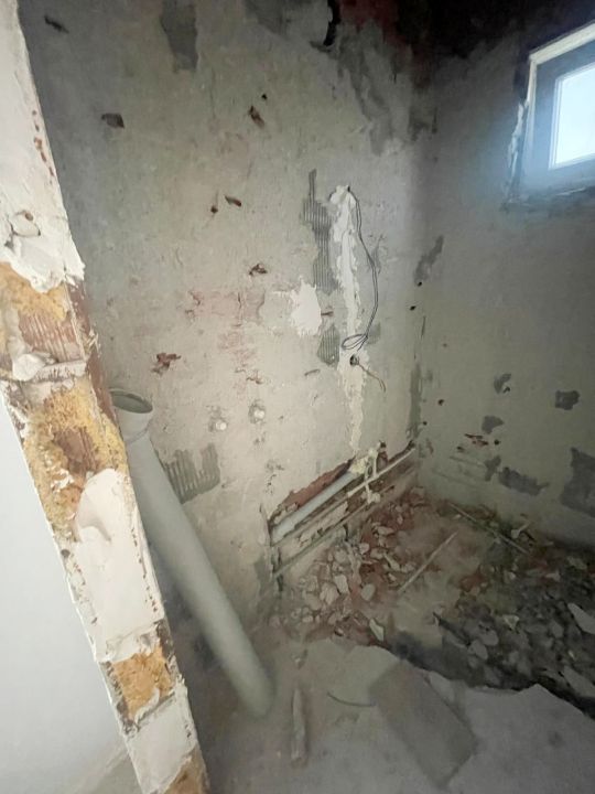 Tadilat vaadiyle 2,5 milyonluk vurgun iddiasında 2 sanığa tahliye