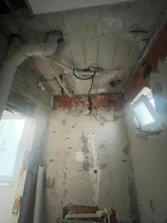 Tadilat vaadiyle 2,5 milyonluk vurgun iddiasında 2 sanığa tahliye