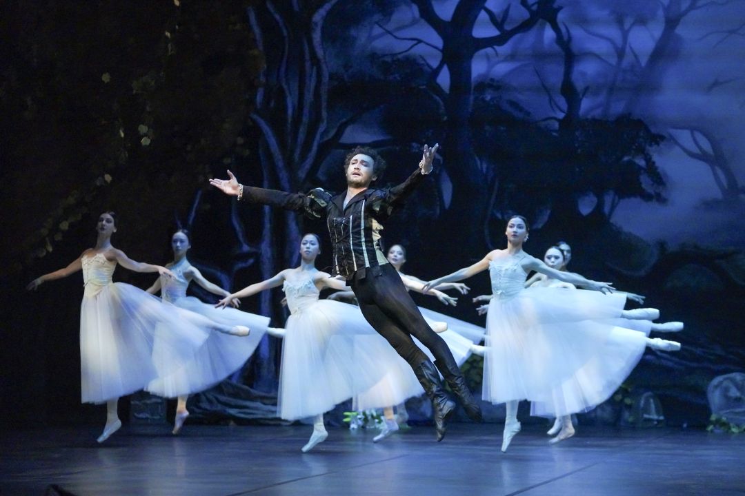 Mart ayında sahnenin ritmi durmuyor