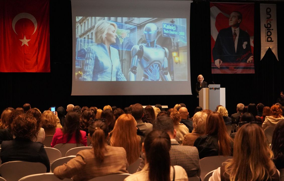 Ercan Yavaş: Kadınların adını gurur tablolarında görmek istiyoruz