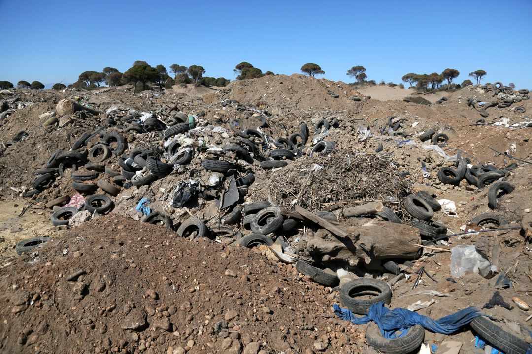 Caretta kumsalındaki temizlik çalışmasında 1500 lağım çukuru tespit edildi