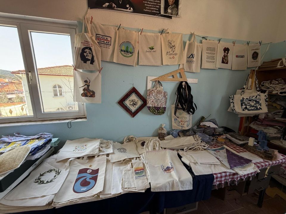 Emekli olunca köşesine çekilmedi, kadınlara umut oldu