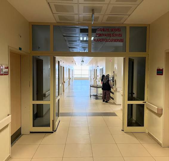 Hasta yakınları doktor ve hemşireye saldırdı