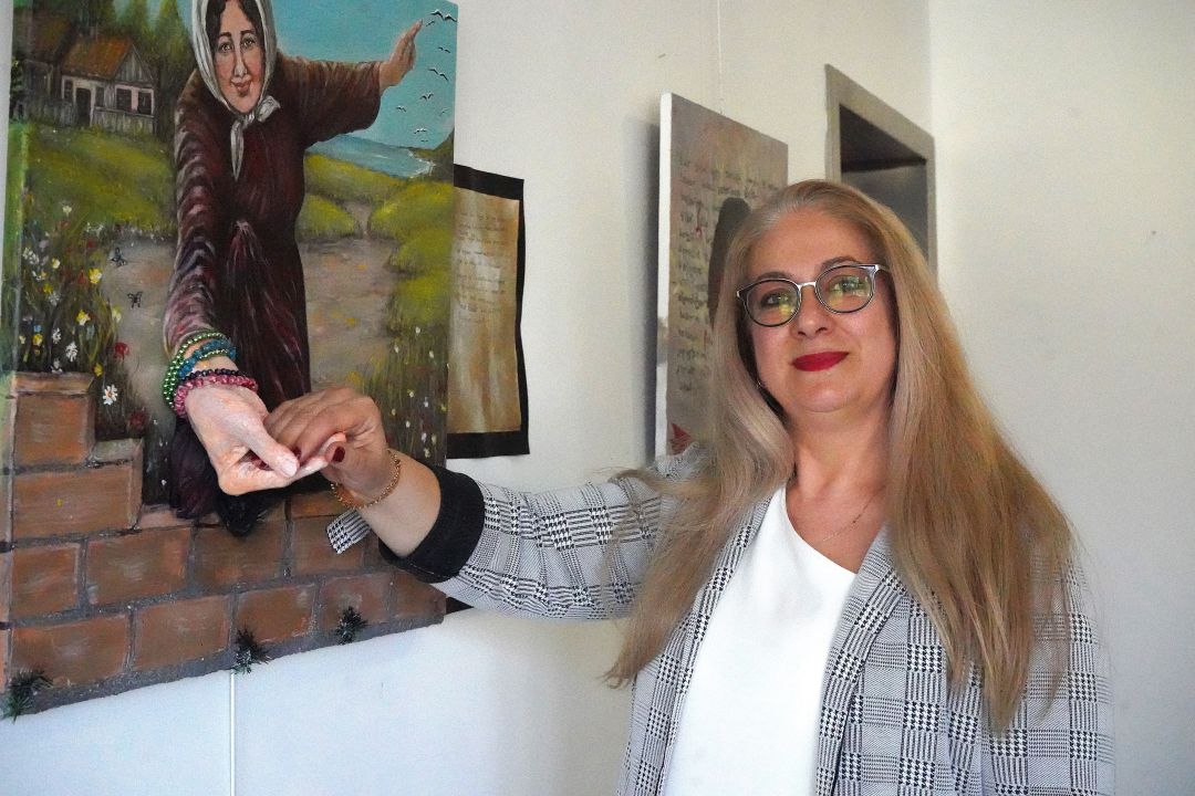 Konukevinden gelen mektuplar tuvale yansıdı