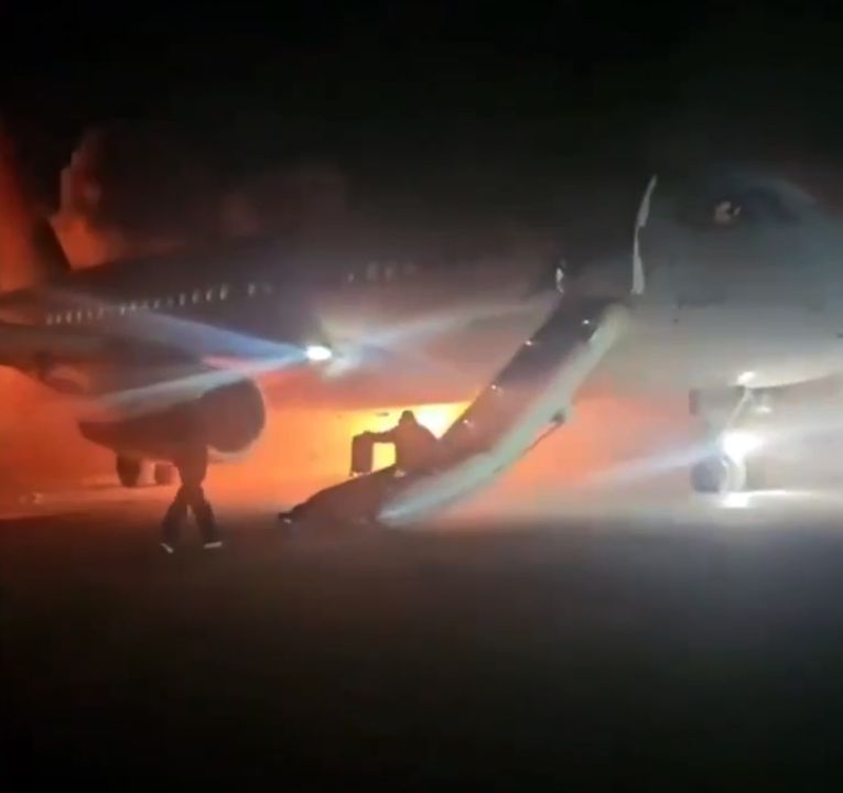 Antalya'da 'sabıkalı' uçağın sökümüne başlandı