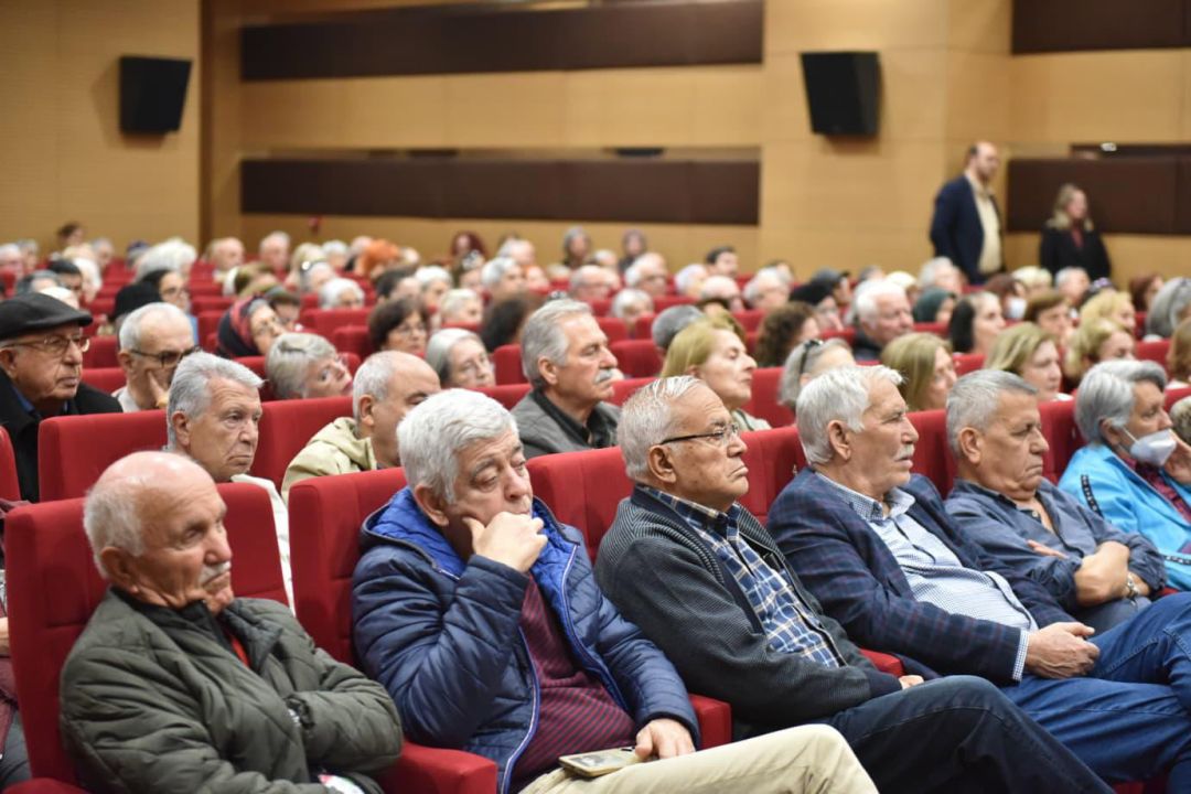 Kepez Kitap Fuarı'nda 'Yaşam Boyu Öğrenme' konuşuldu