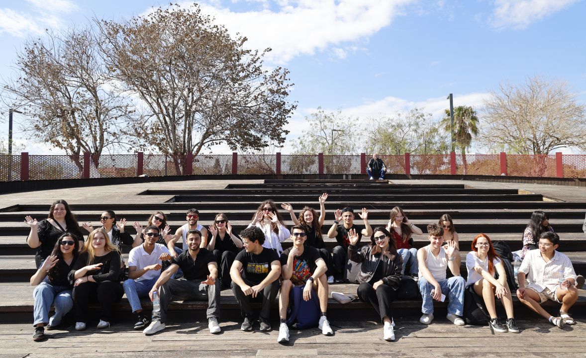 Erasmuslu gençlerden mini konser