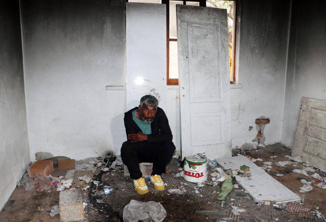 Felç geçiren kamyon şoförü, sokakta yaşam mücadelesi veriyor