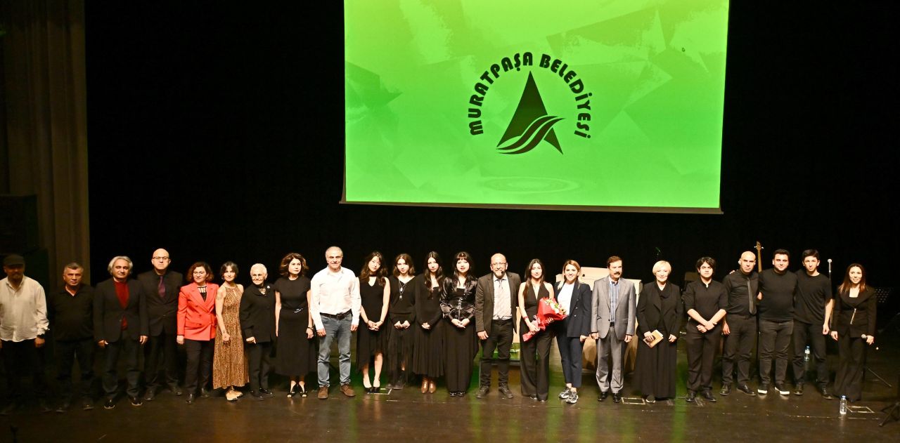 Muratpaşa’da şiir ve müzik dolu gece