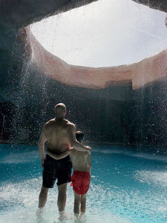 İngiliz oyuncu Antalya'da tatil yapıyor