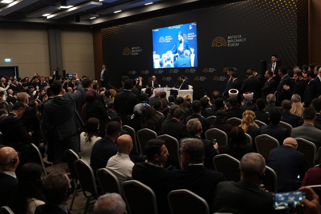 Ahmed Şara: Suriye'nin kuzeyi yabancı askerlerden boşalmış durumda