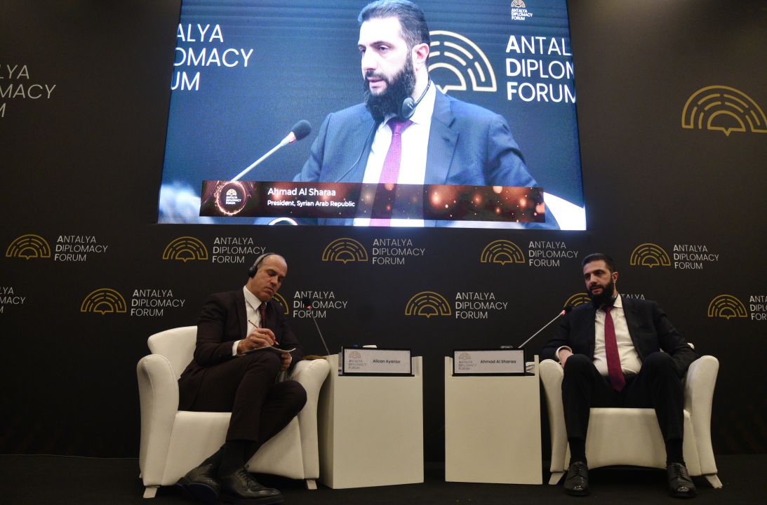 Ahmed Şara: Suriye'nin kuzeyi yabancı askerlerden boşalmış durumda