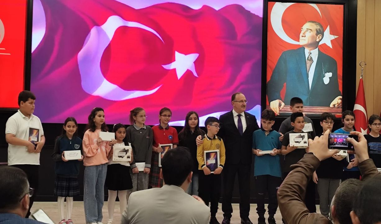 Korkuteli’den kitap okuma yarışmasında il birinciliği