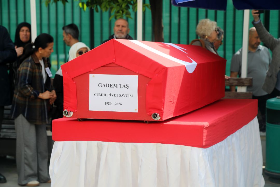 Tedavi gördüğü hastanede yaşımını yitiren Savcı Taş için tören