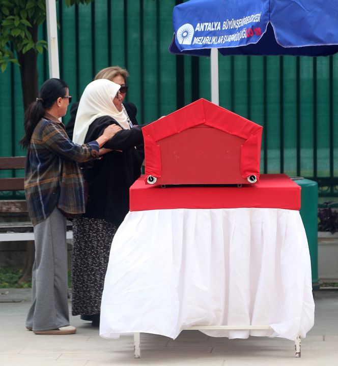 Tedavi gördüğü hastanede yaşımını yitiren Savcı Taş için tören