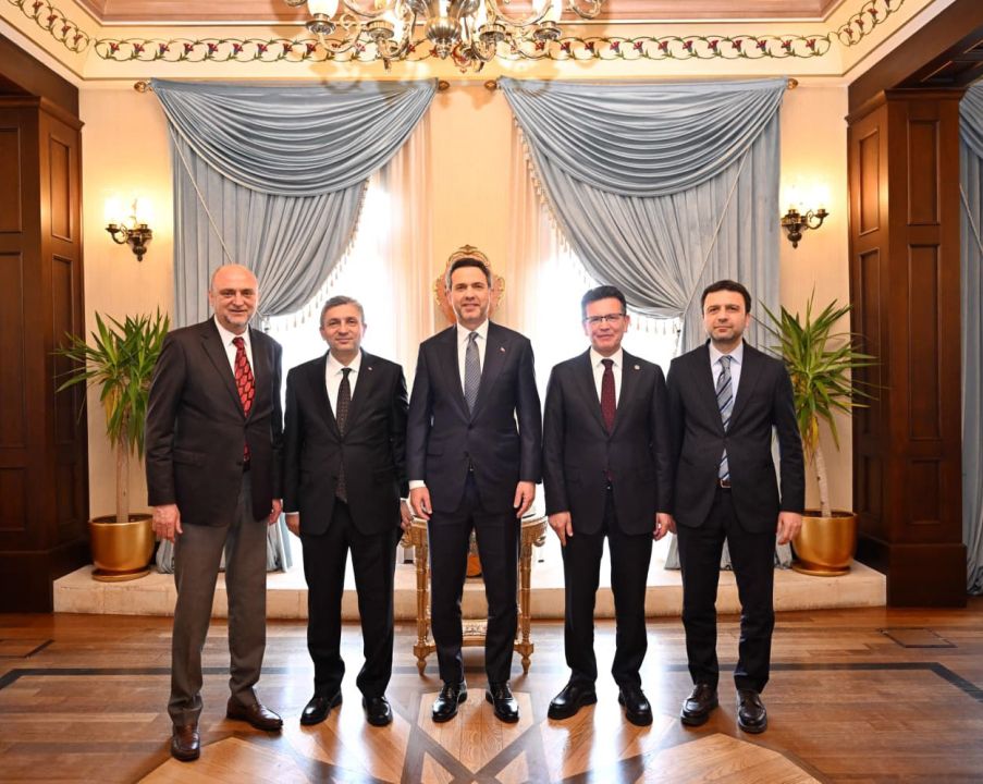 Bakan Bayraktar’dan Antalya Valiliğine ziyaret