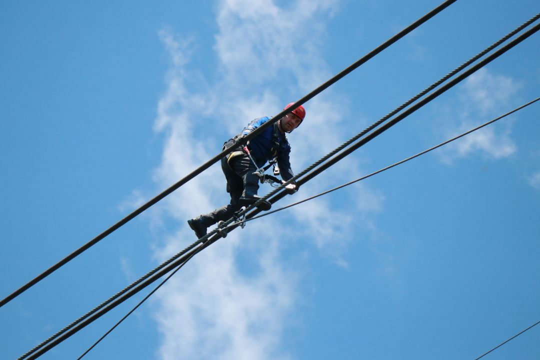 Türkiye'nin en büyük teleferiğinde zorlu bakım çalışması