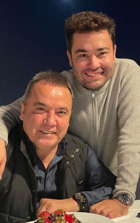 Gökhan Böcek ofisteyken, 4 kez para getirip bırakmış