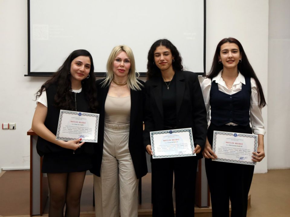 Rektör Özkan'dan geleceğin bilim kadınlarına mentörlük