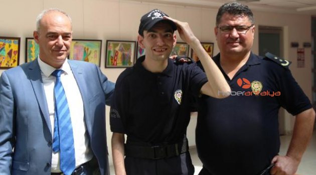 1 günlüğüne polis oldu