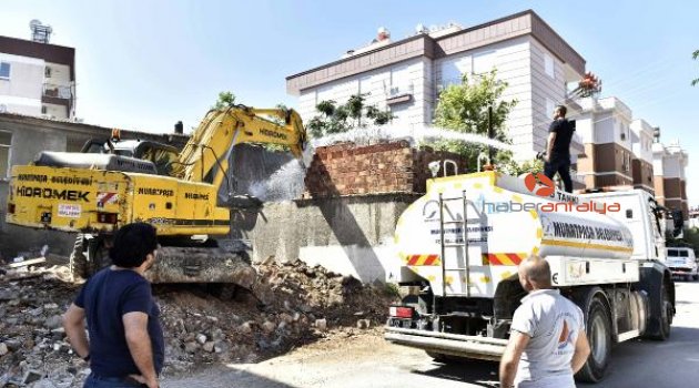 10 metruk bina yıkıldı