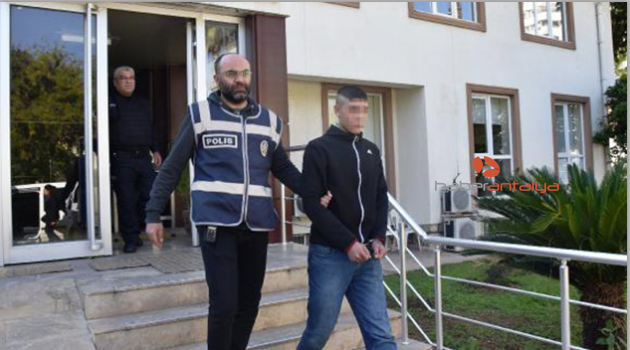 11 kişinin telefonunu gasp etti