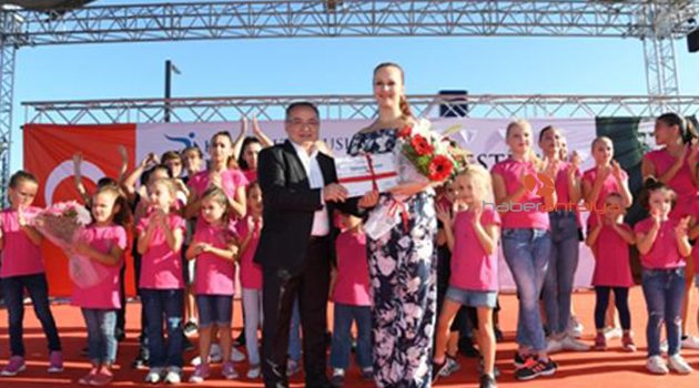 12 ülke Konyaaltı'nda buluştu