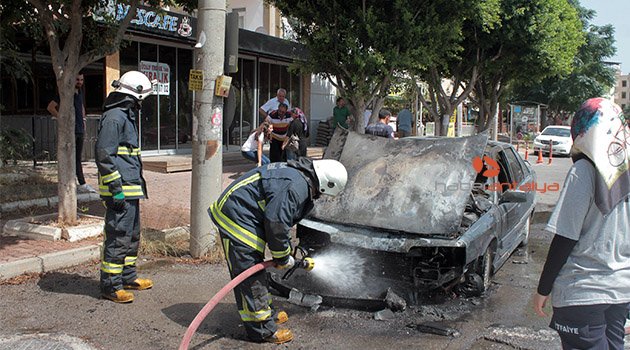 15 gün önce aldığı otomobili yandı