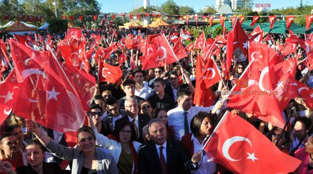 2 bin 900 kadın İstiklal Marşı ve Andımız'ı okudu