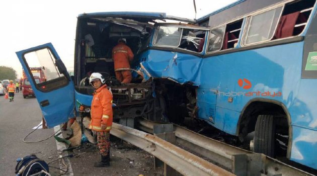 2 otobüs çarpıştı: 8 ölü, 33 yaralı