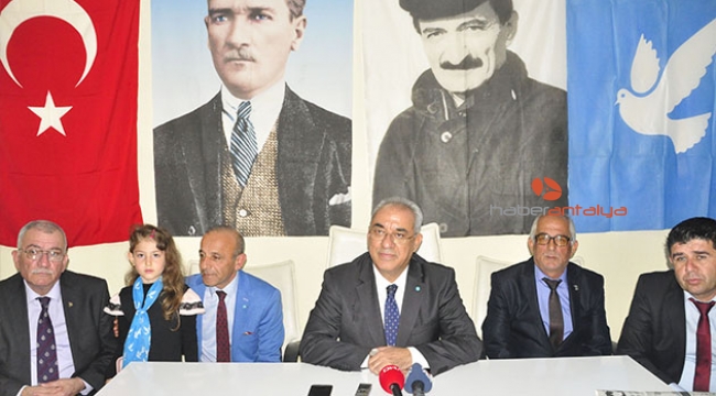 Ben bildim bileli Atatürk'ü istismar ediyorlar