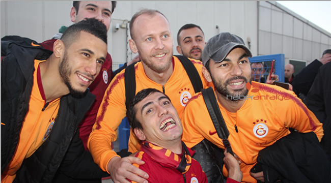 Galatasaray kafilesi Antalya'ya geldi