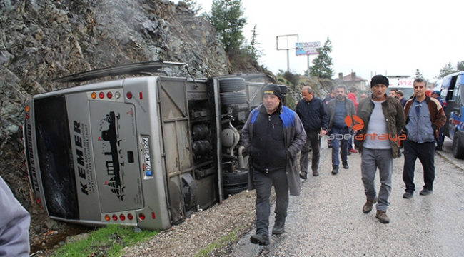 Midibüs devrildi: 7 yaralı