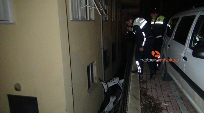Motosikletle istinat duvarından düştü: 2 yaralı 