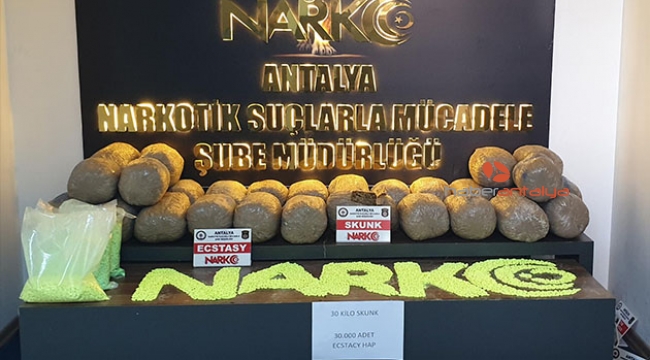 30 kilo esrar ile 30 bin uyuşturucu hap ele geçirildi