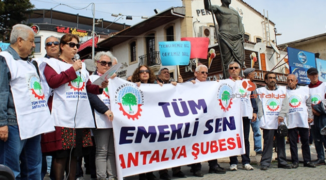 Emekliler hayat pahalılığından yakındı