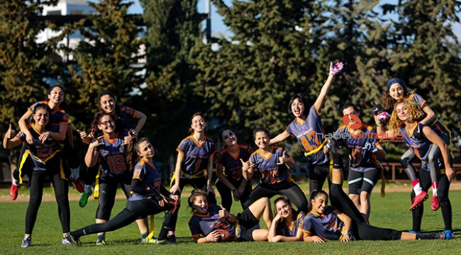 Flag futbol takımı nefes kesiyor