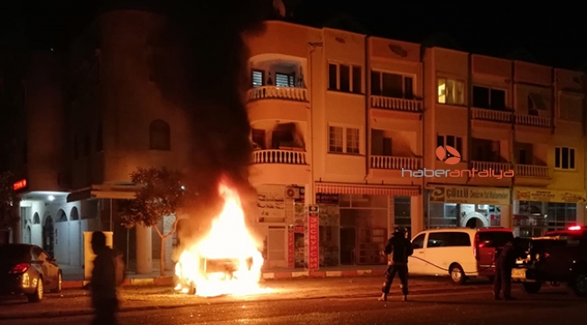 Kundaklanan otomobil, kullanılmaz hale geldi