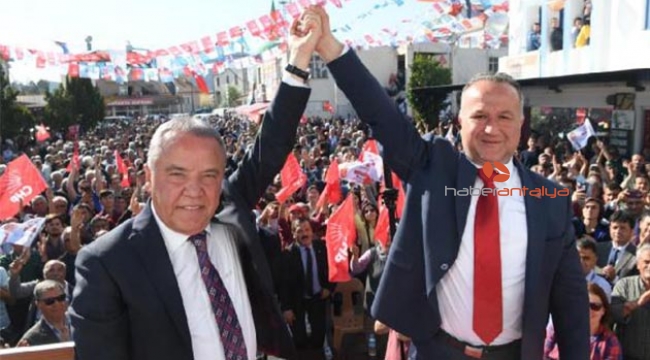 Muhittin Böcek Kaş'ta 