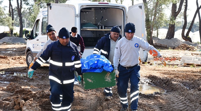 Yarım ceset kimsesizler mezarlığına defnedildi