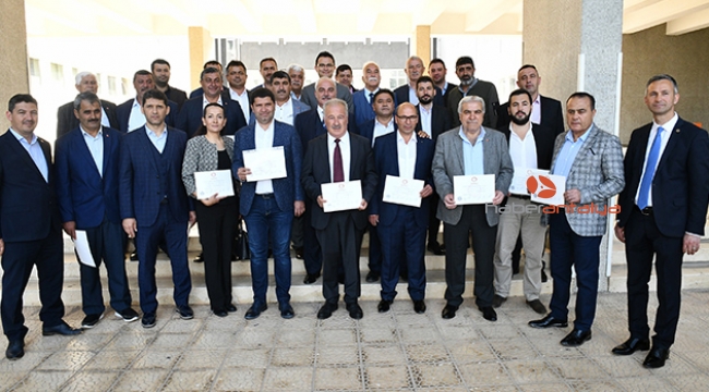 Başkan Şahin mazbatasını aldı