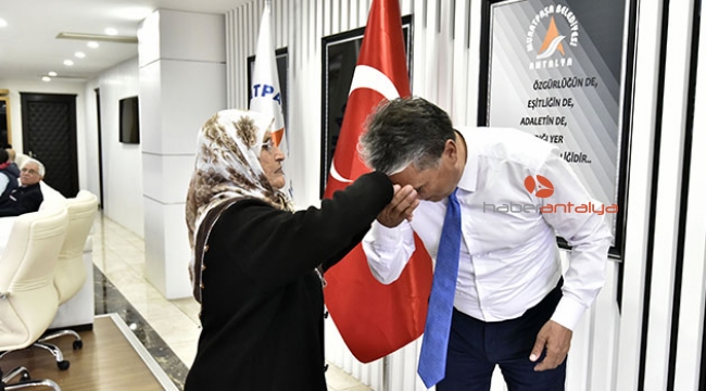 Başkan Uysal'a tebrik ziyaretleri