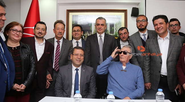 Baykal'dan ilk ziyaret, CHP Antalya İl Başkanlığı'na