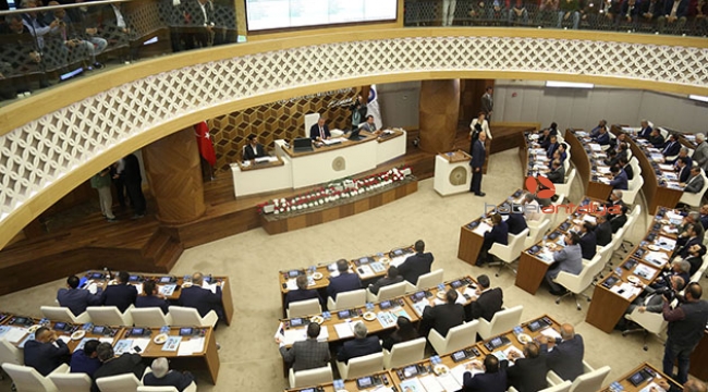 Büyükşehir Meclisi yeniden şekillendi