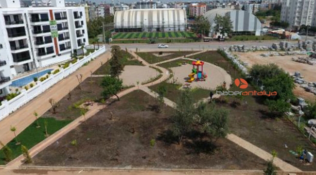 Kızıltoprak'ta yeni park çalışması