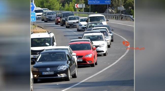 Antalya'nın taşıt sayısı bir ayda 3 bin 847 arttı