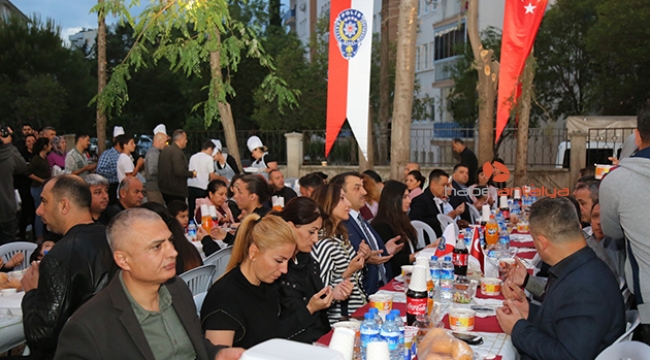 Emniyet personeli iftar yemeğinde bir araya geldi