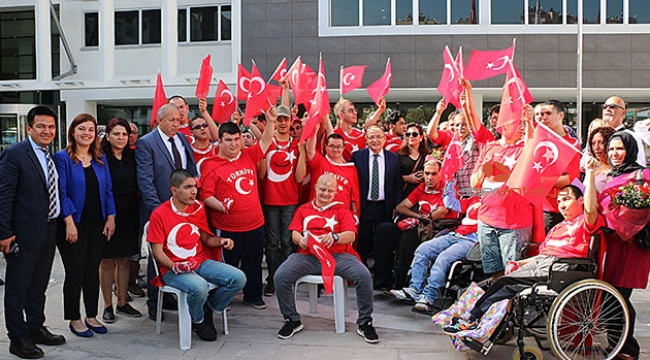 Engelli gençlere temsili asker uğurlama töreni
