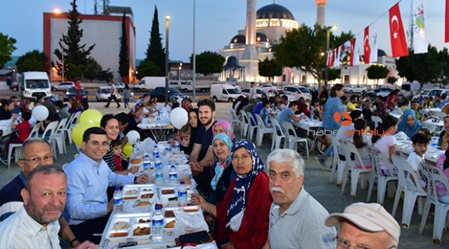 Kent Meydanın da ilk etkinlik gönül sofraları